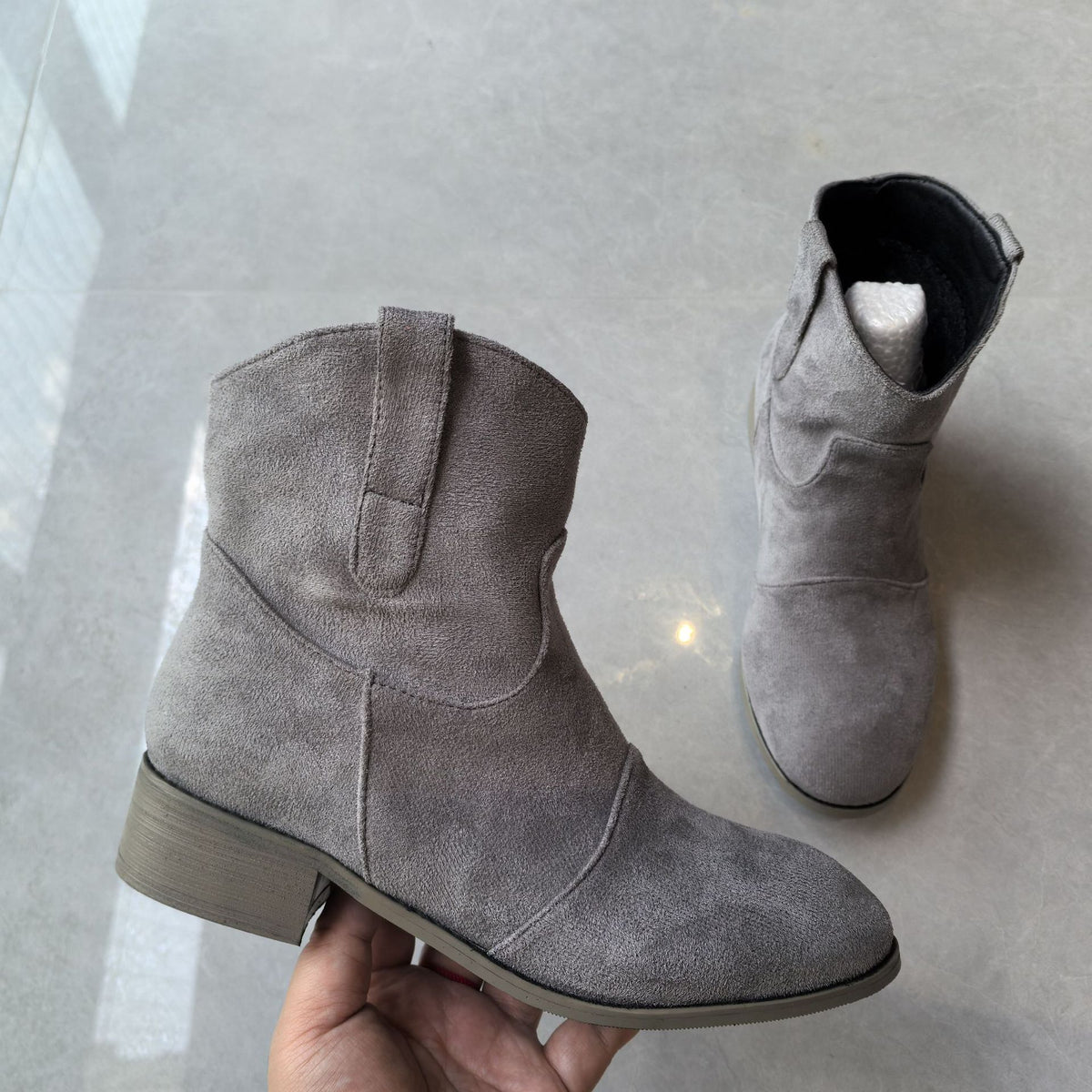 Botines cowboy para mujer, foto real