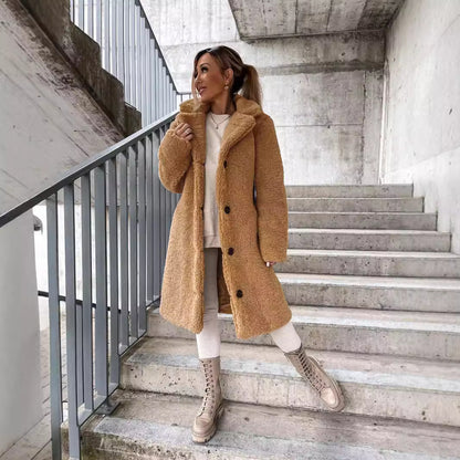 Abrigo de borreguito para mujer, foto real