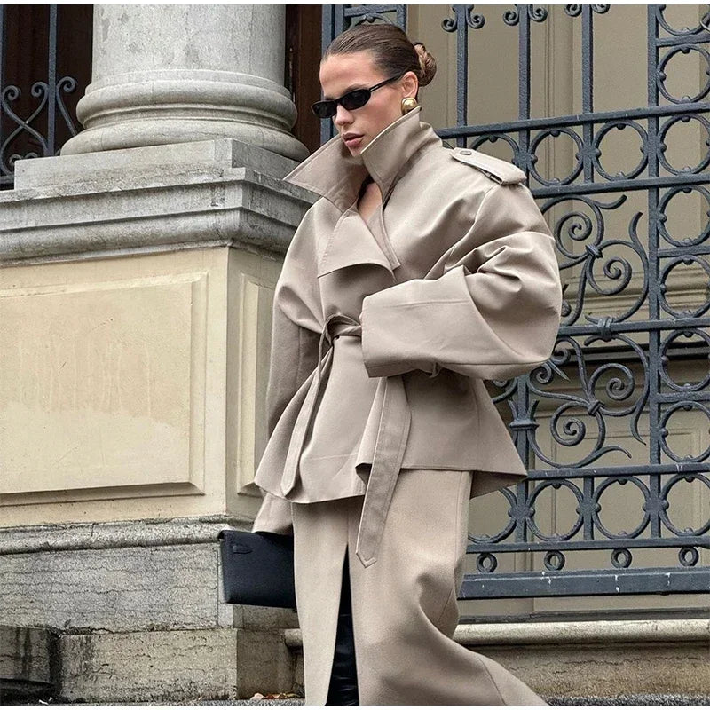 Gabardina Cruzada Corta para Mujer | Chaquetón de Entretiempo con Cordón