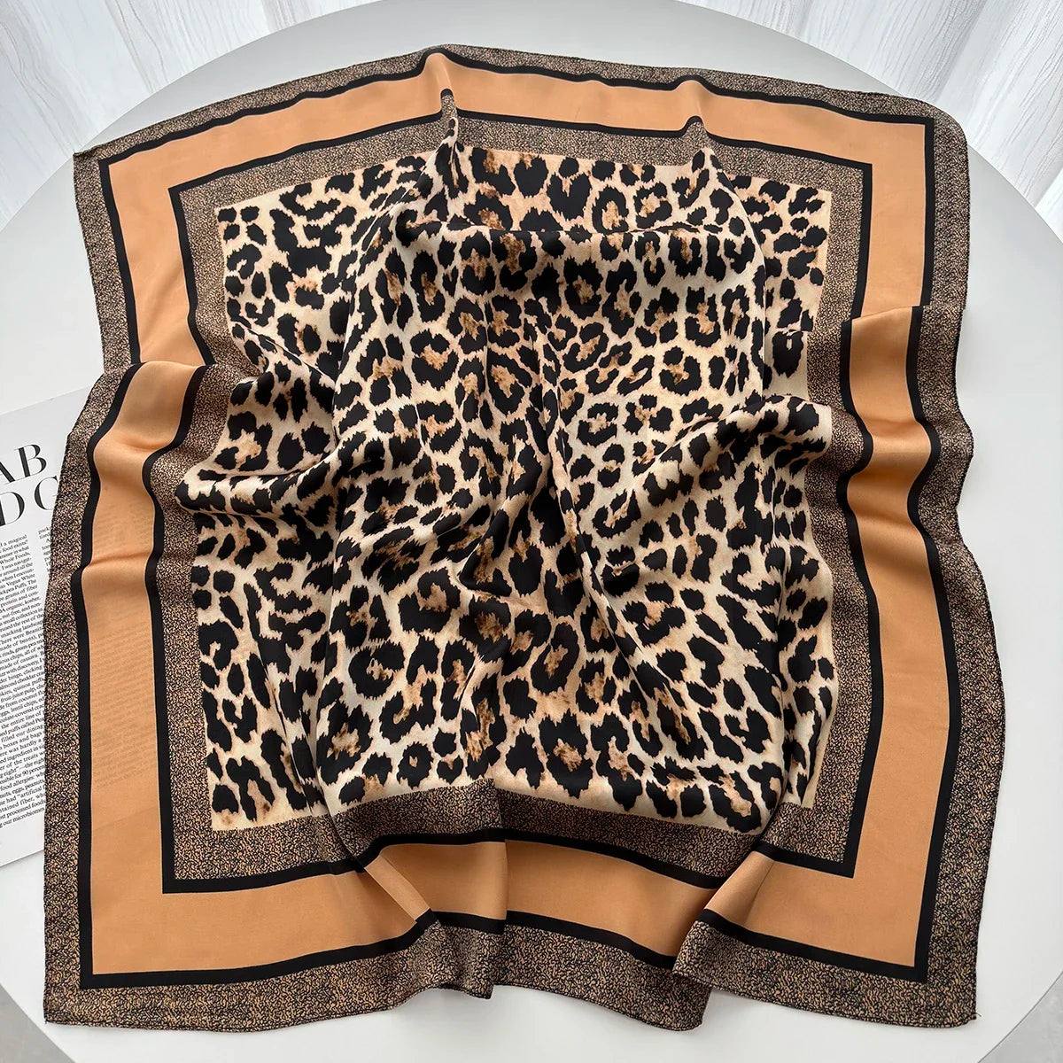 Pañuelo de Satén Estampado para Mujer | Cuadrado 70×70