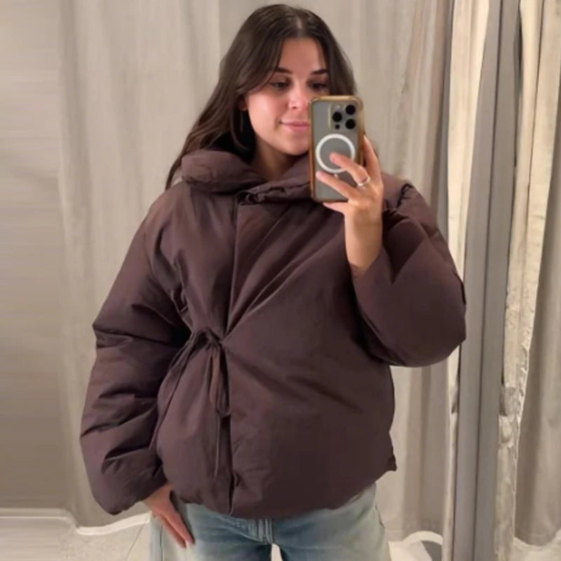 Chaqueta Acolchada Corta Marrón para Mujer | Chaquetón Cuello Alto con Cordón