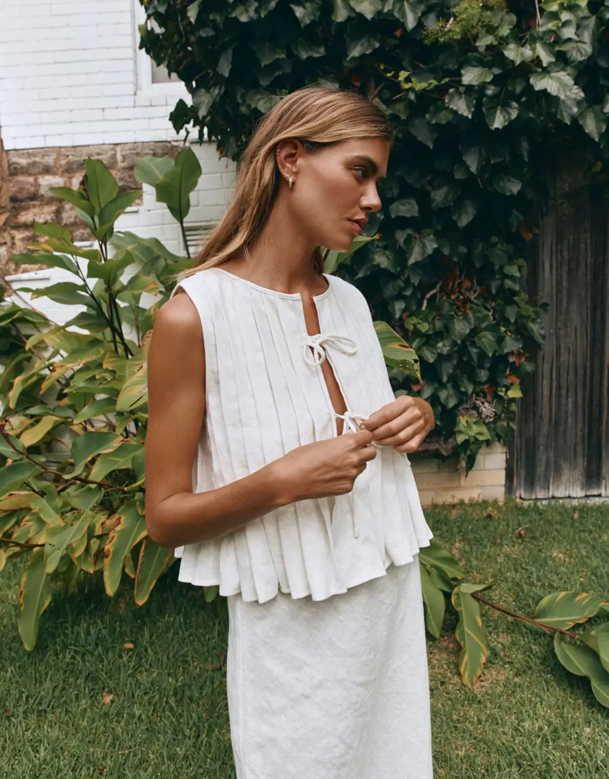 Blusa de Lino para Mujer | Top sin Mangas con Lazo y Calado