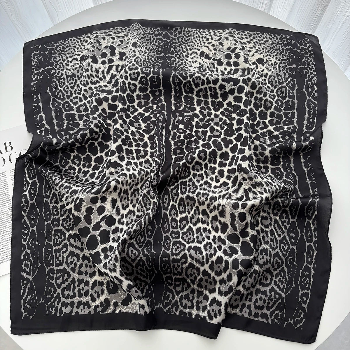 Pañuelo de Satén Estampado para Mujer | Cuadrado 70×70
