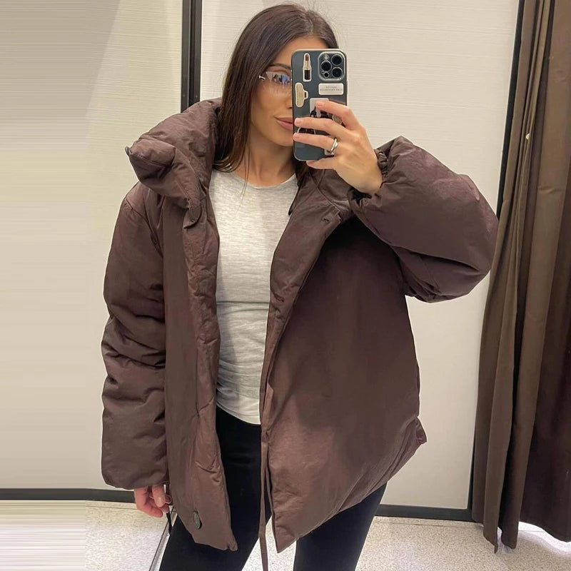Chaqueta Acolchada Corta Marrón para Mujer | Chaquetón Cuello Alto con Cordón