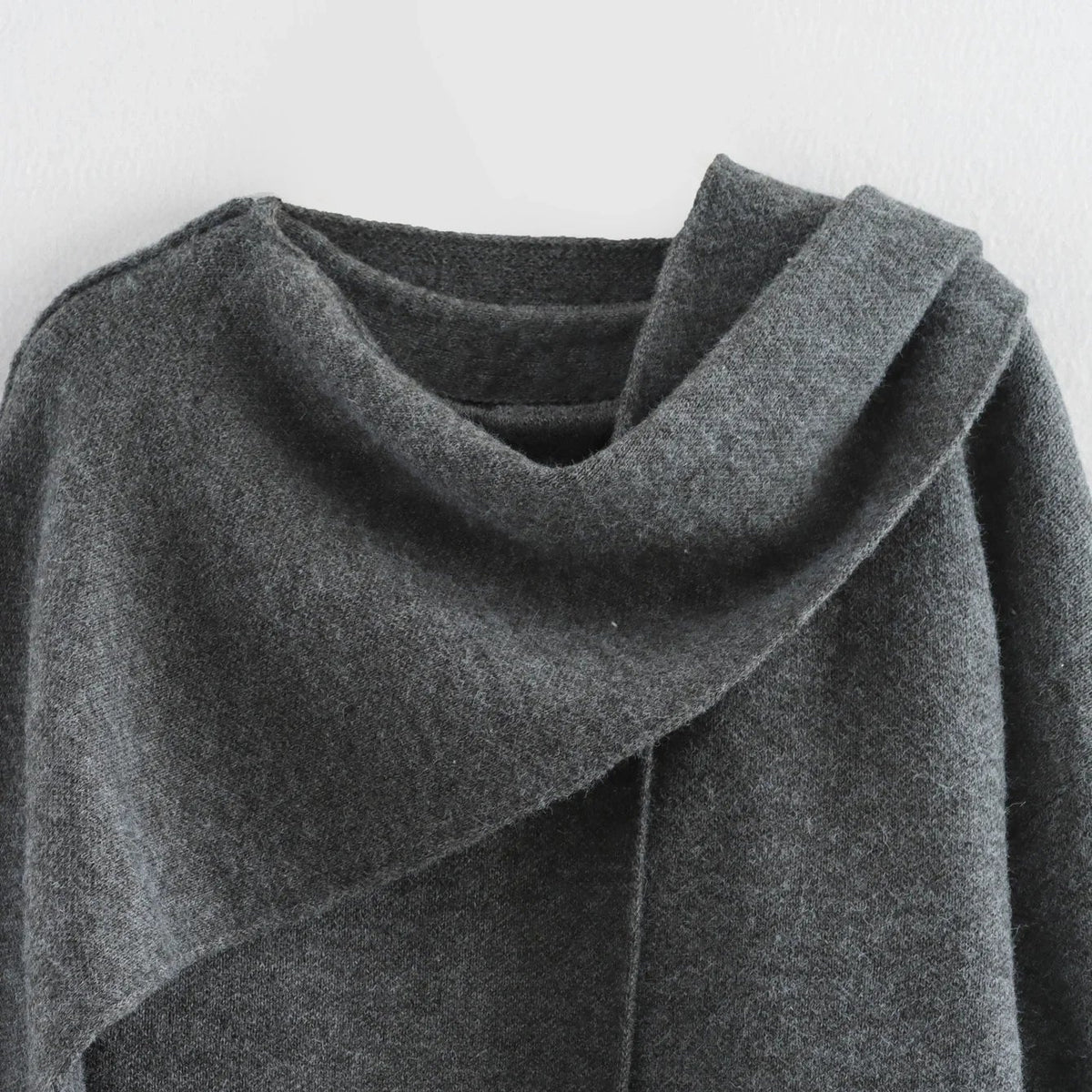 Jersey Oversize de Punto para Mujer | Con Bufanda Cruzada Estilo Capa