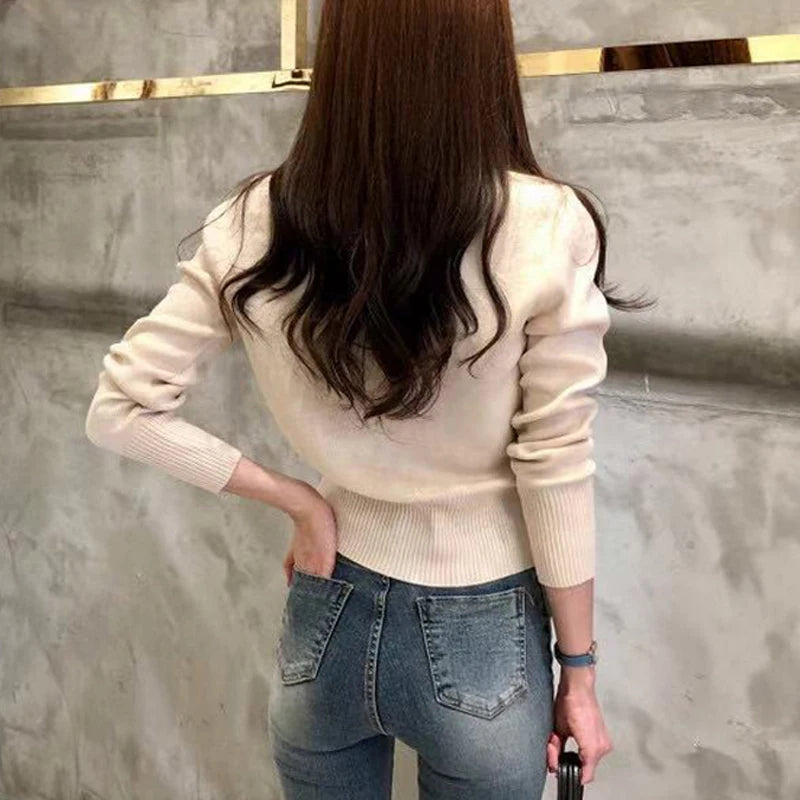 Cárdigan Corto para Mujer | Chaqueta de Punto Entallada con Botones Dorados