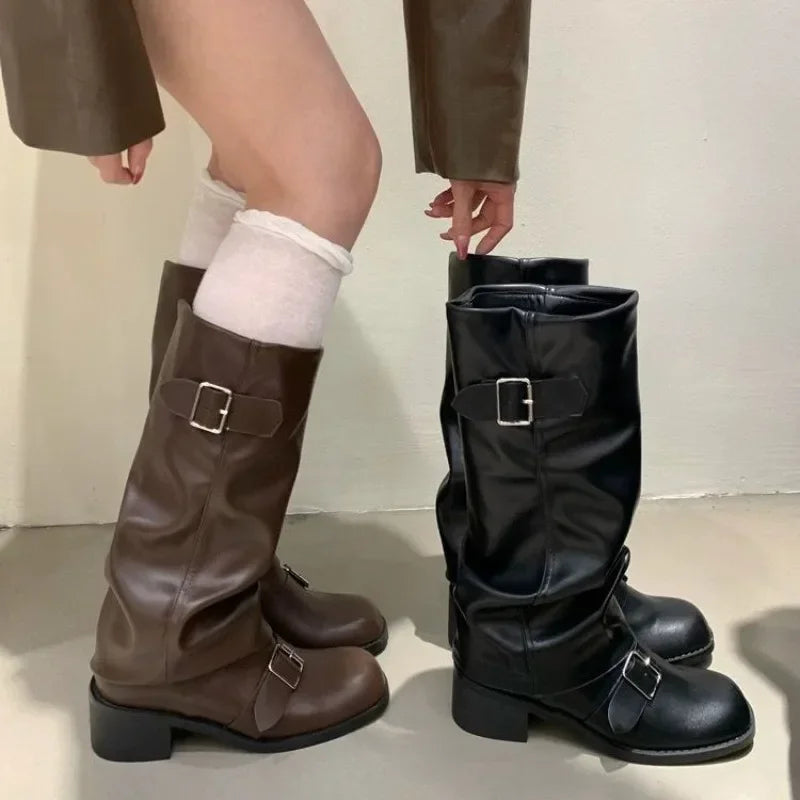 Botas Altas Moteras para Mujer | Botas Fruncidas con Hebillas y Tacón Ancho