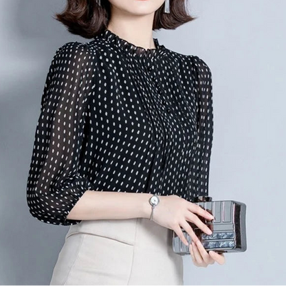 Blusa de Gasa de Plumeti para Mujer | Cuello Alto con Lunares en Relieve