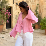 Blusa de lazos rosa, lifestyle