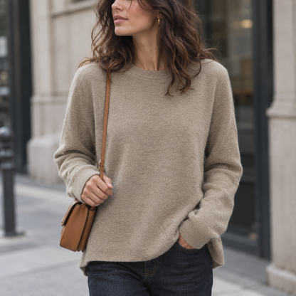 Jersey de punto fino tacto lana cuello redondo color camel para mujer