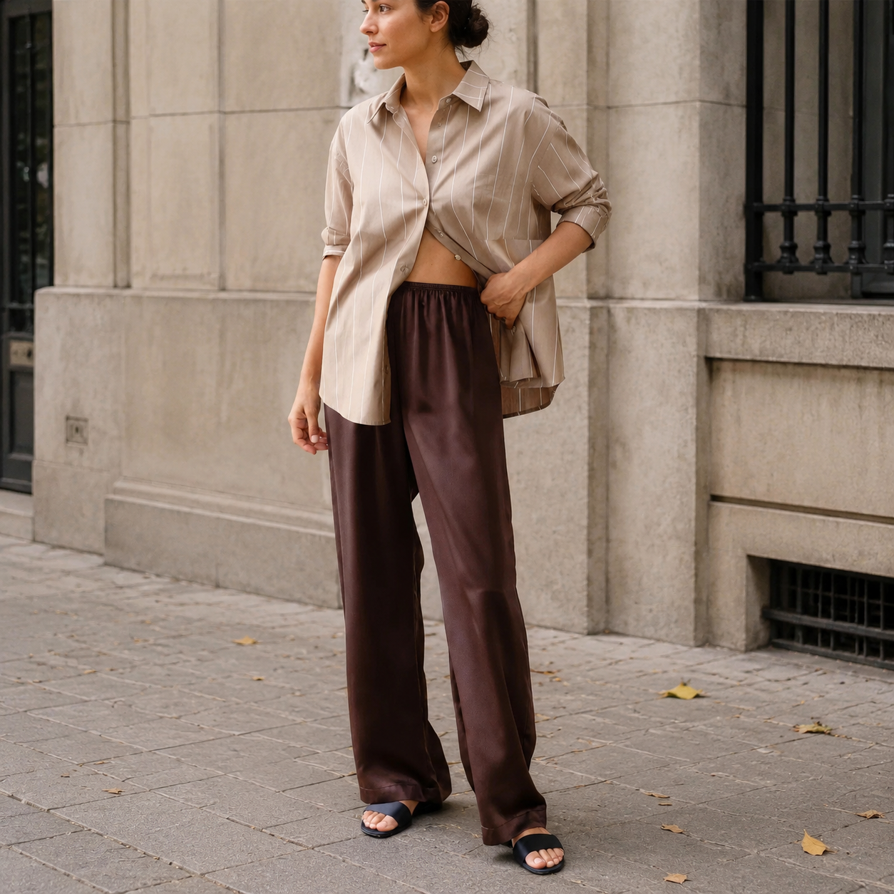Pantalón satinado marrón