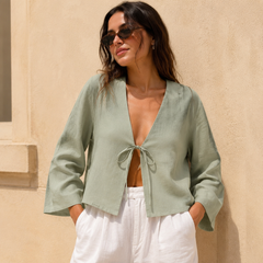 Blusa de lazos verde, portada