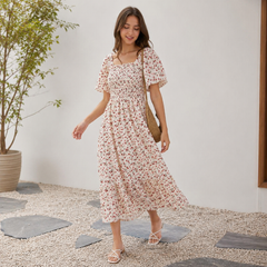 Vestido midi floral beige Carlota Maré - segunda pose
