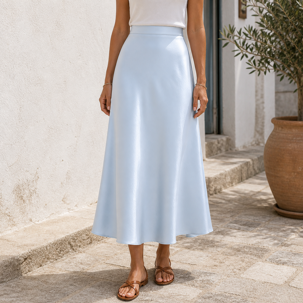 Falda midi satinada azul claro fiel al producto