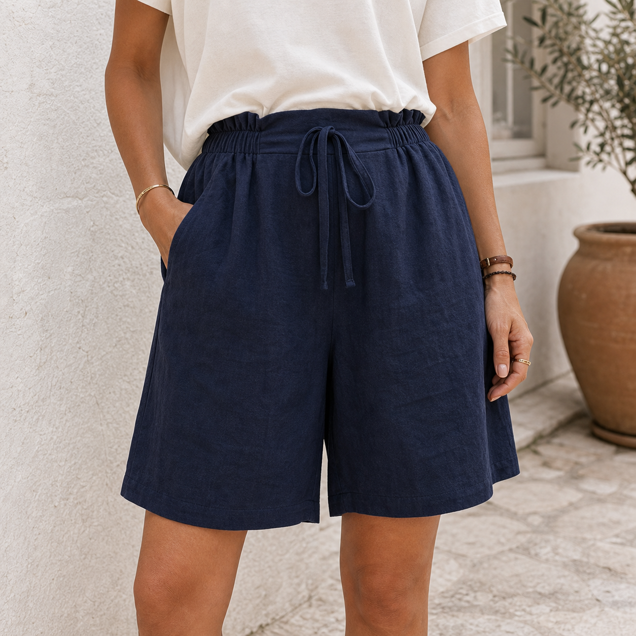 Short de lino azul marino fiel al producto